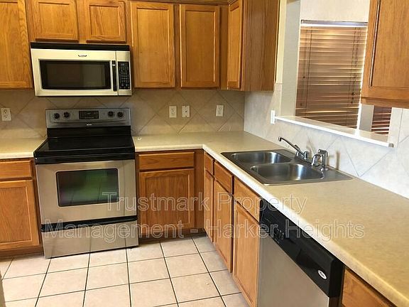 3rd image of 4705 Golden Gate Dr