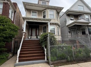 2448 W Gunnison St #1, Chicago, IL 60625