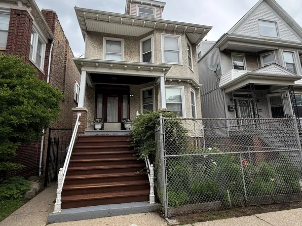 2448 W Gunnison St #1, Chicago, IL 60625