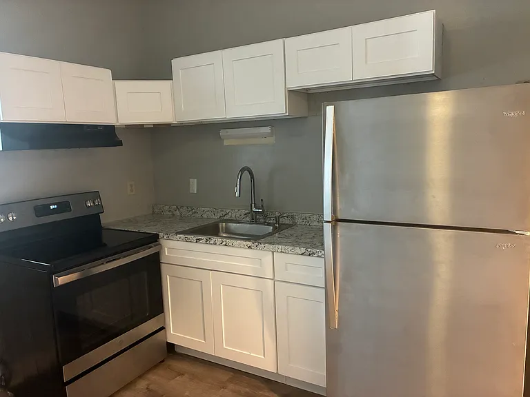 301 Main St #302 — Photo 2