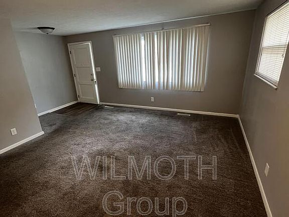 5th image of 410 E Ohio St
