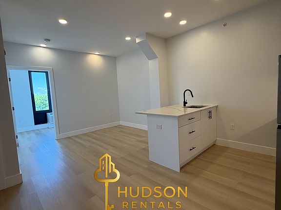 5th image of 314-316 Forrest St #602