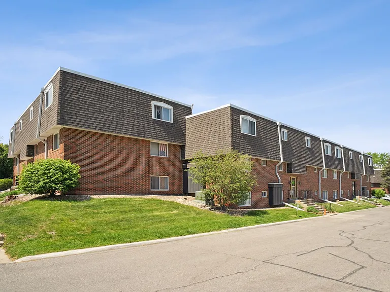 Lantern Square Apartments Spacious 1, 2 & 3 Bedrooms — Photo 14