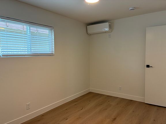 3rd image of 12920 Roselle Ave #B