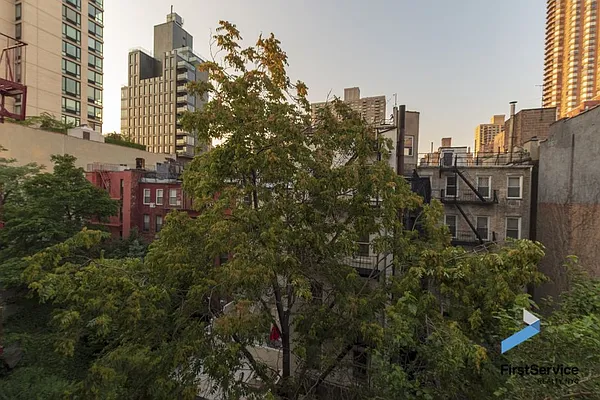 Rented by FirstService Realty (legacy) | media 19