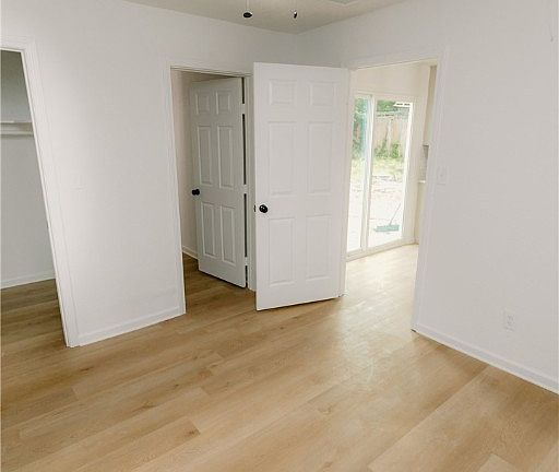 4th image of 62 Palisade Cir