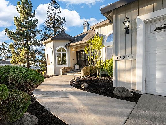 5th image of 17080 Oak Leaf Dr