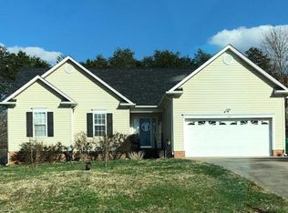 221 Glenn Ave, King, NC 27021