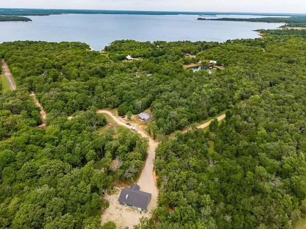 916 Coperhead Rd, Sawyer, OK 74756