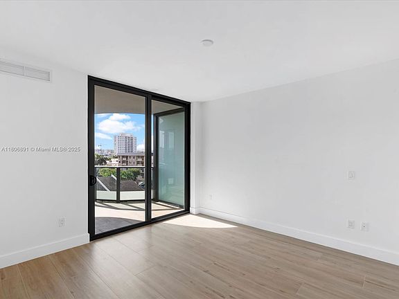 5th image of 9901 W Bay Harbor Dr