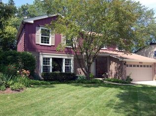 1021 Mayfair Dr, Libertyville, IL