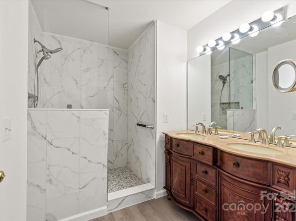 charlotte-north-carolina-65011711 picture