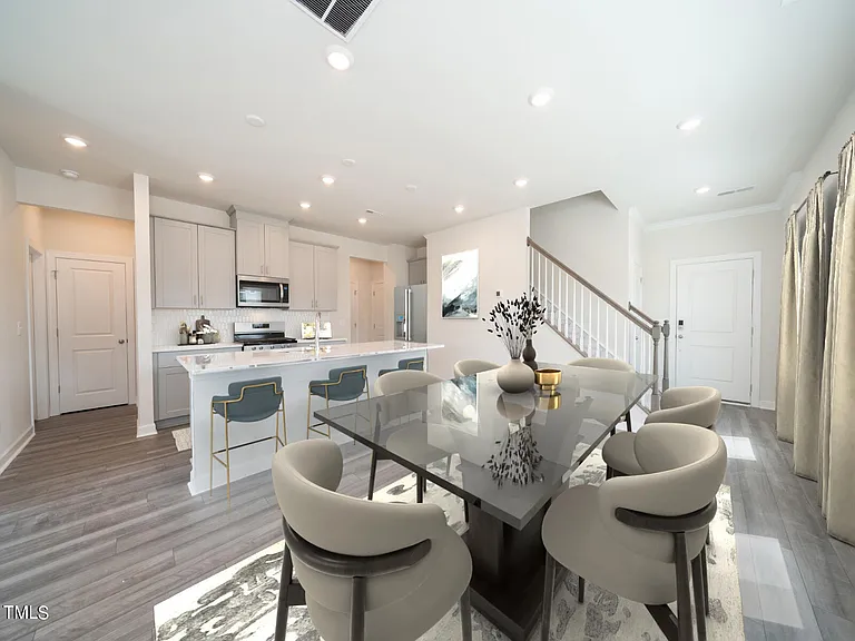 493 Squirrel Oaks Ln — Photo 2