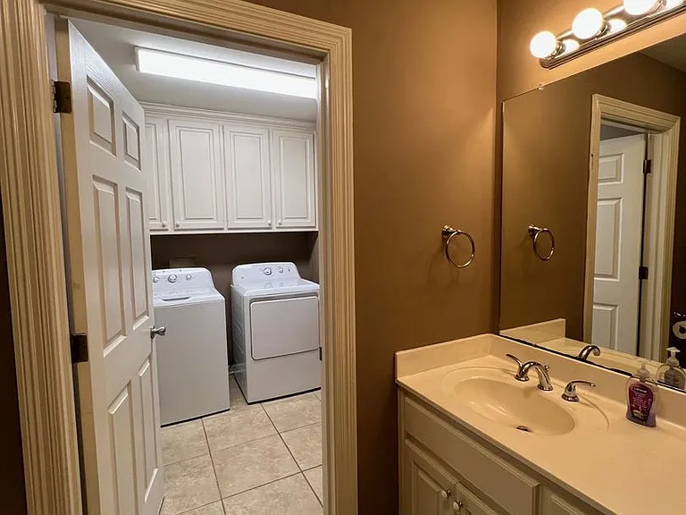 9240 & 9250 Lockhart Rd — Photo 34