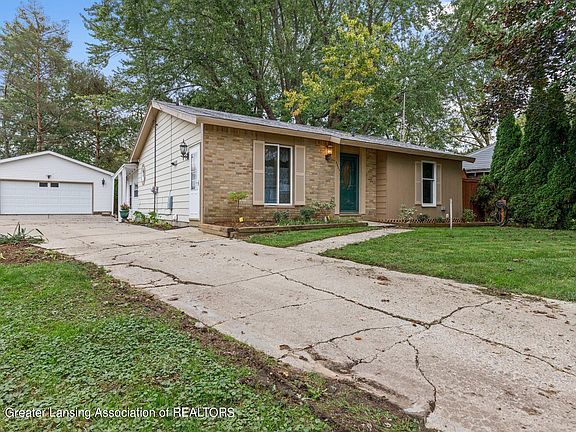 4th image of 4023 Seaway Dr