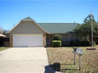 5636 Caracas Dr, North Richland Hills, TX 76180