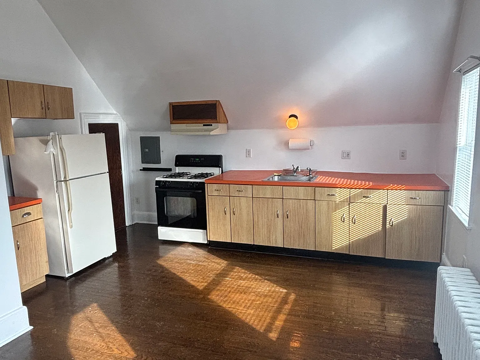 1 bed, 800 sqft, $2,200 — Photo 2