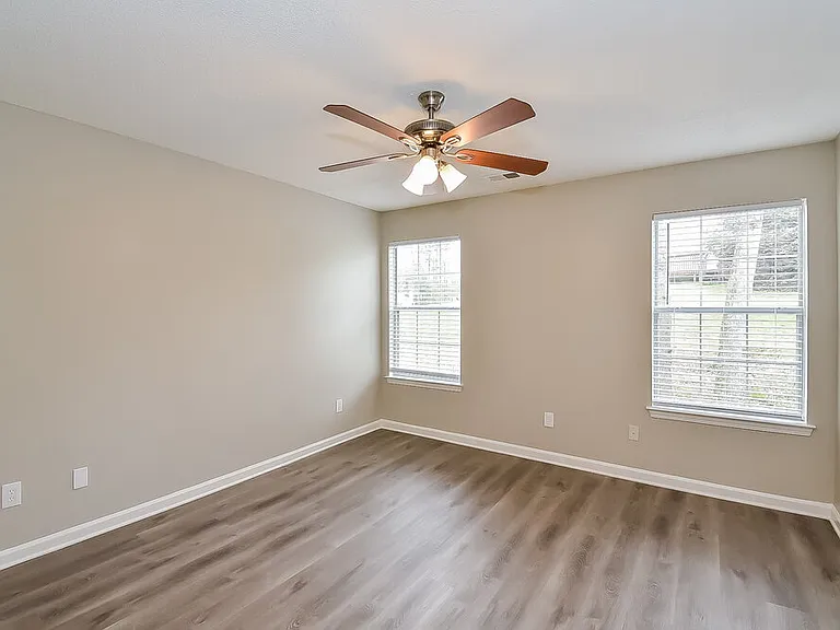 1376 Camrose Ct — Photo 11