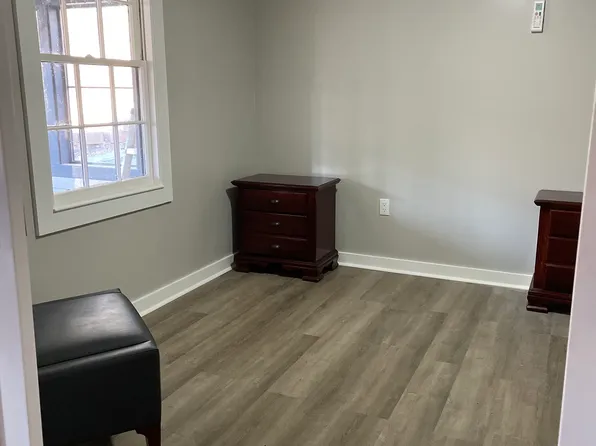 5205 Oak Grove Cir, Cumming, GA