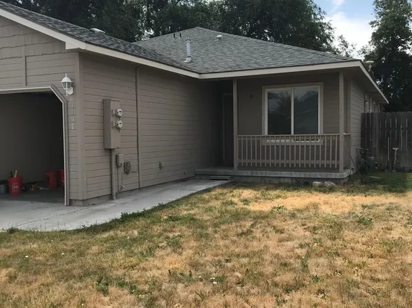 1175 & 1177 SE Freedom Cir, Mountain Home, ID 83647