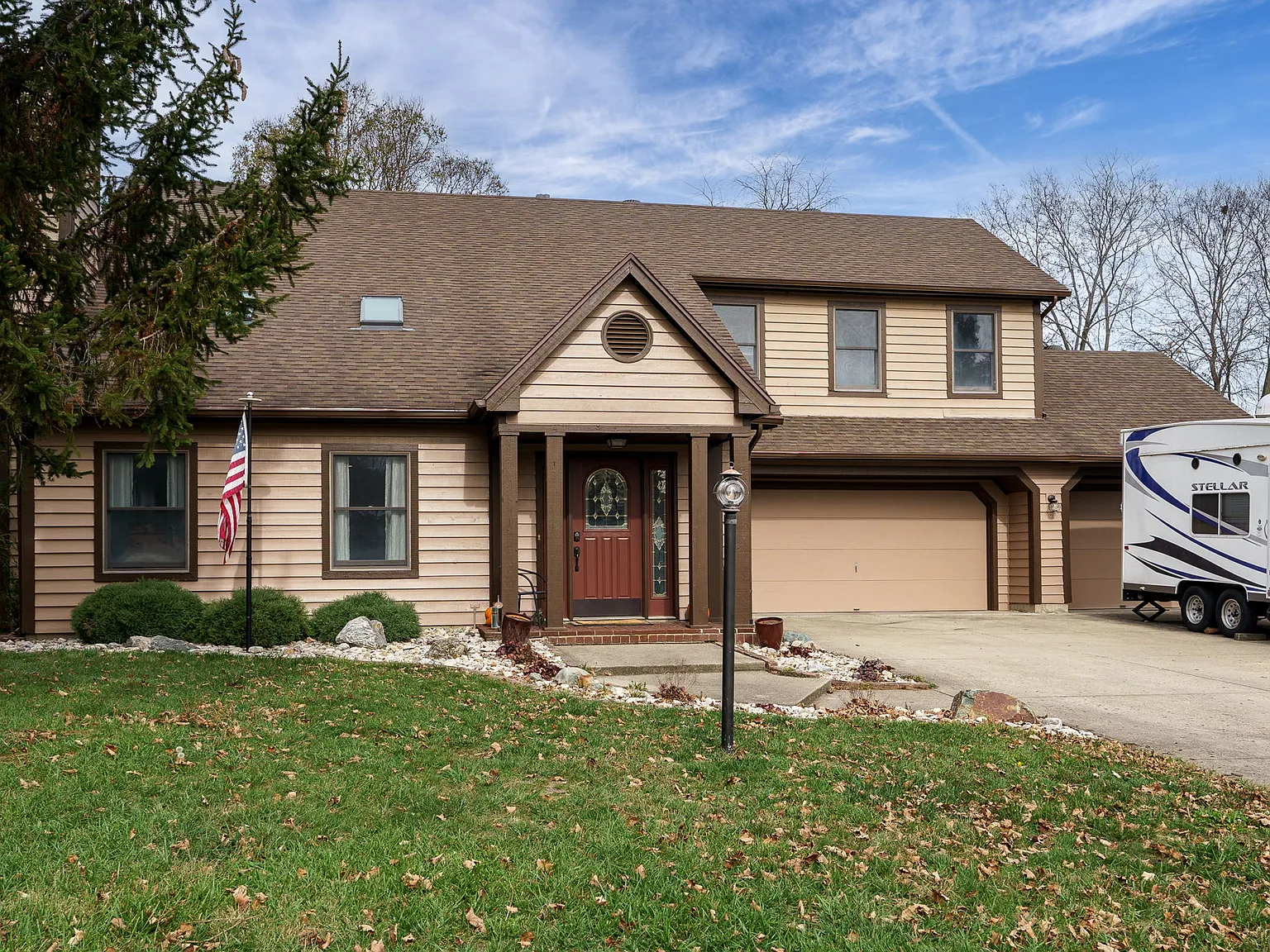 3 bed, 2.5 bath, 2400 sqft, $2,600 — Photo 4