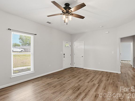 3rd image of 2507 Leroy Ave