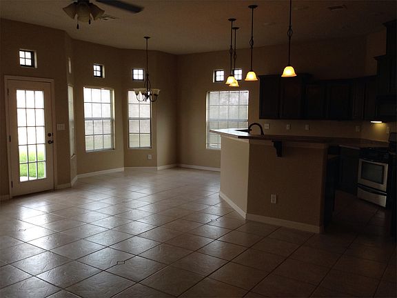 5th image of 11308 Manuel Gameros Dr