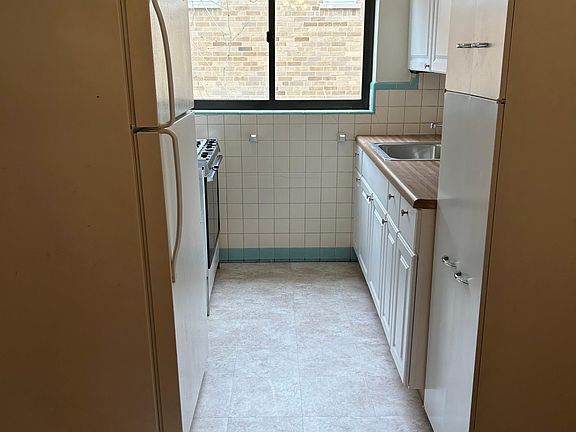 4th image of 2813 Temple Ave APT 1