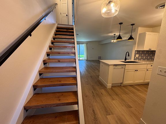 4th image of 344 N Eagle Glen Ln #Townhouse