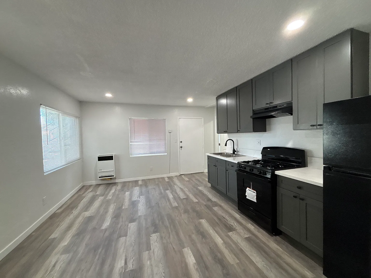 2 bed, $2,750 — Photo 3