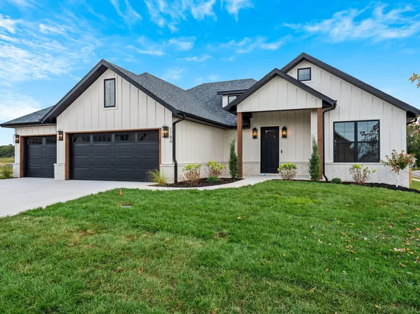1786 S Pinecone Path, Springfield, MO 65809
