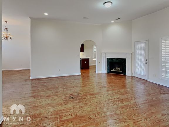3rd image of 4491 Brighton Cir
