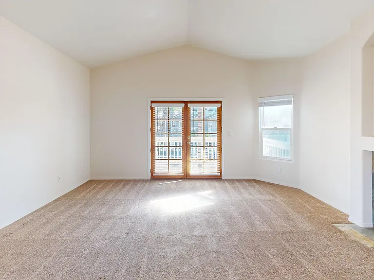 256 Elm Ave — Photo 11