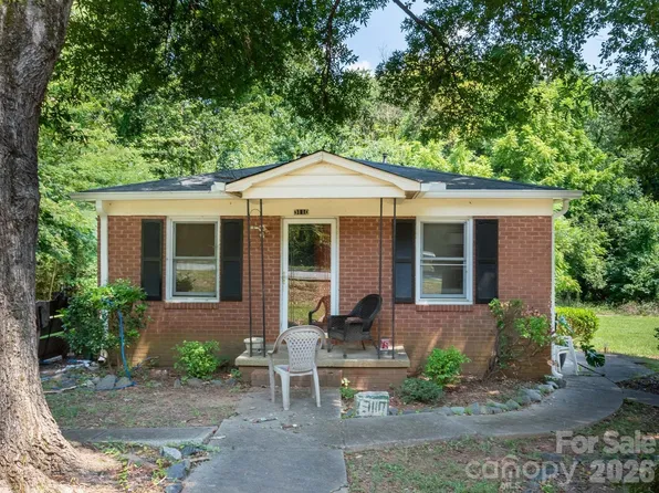 3110 Capitol Dr, Charlotte, NC 28208