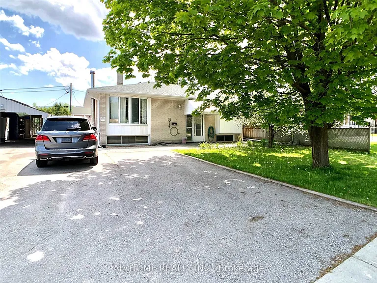 432 Fernleigh Cir — Photo 2