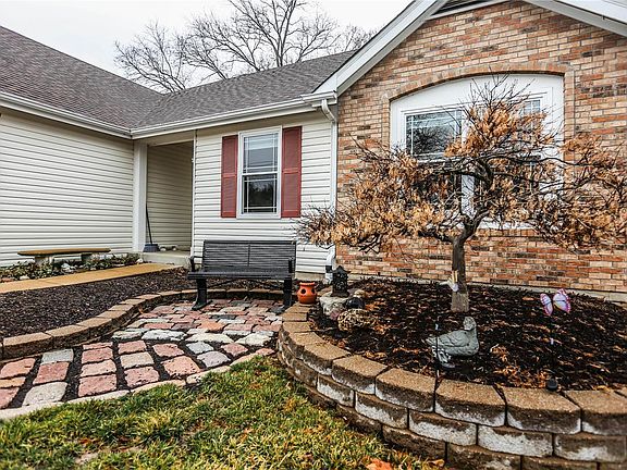 3rd image of 164 Crescent Ave