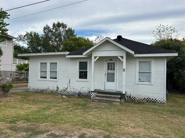 107 Bay Oaks Rd, La Porte, TX 77571