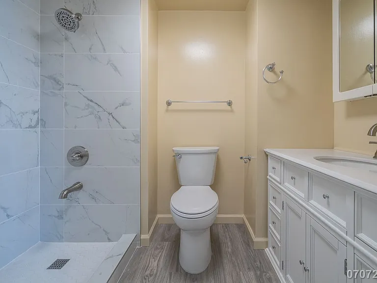 419 Keoniana St #501 — Photo 21