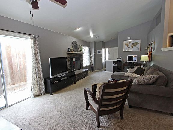 3rd image of 5591 Aspen Ln