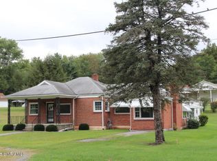 204 Park Dr, Narrows, VA 24124