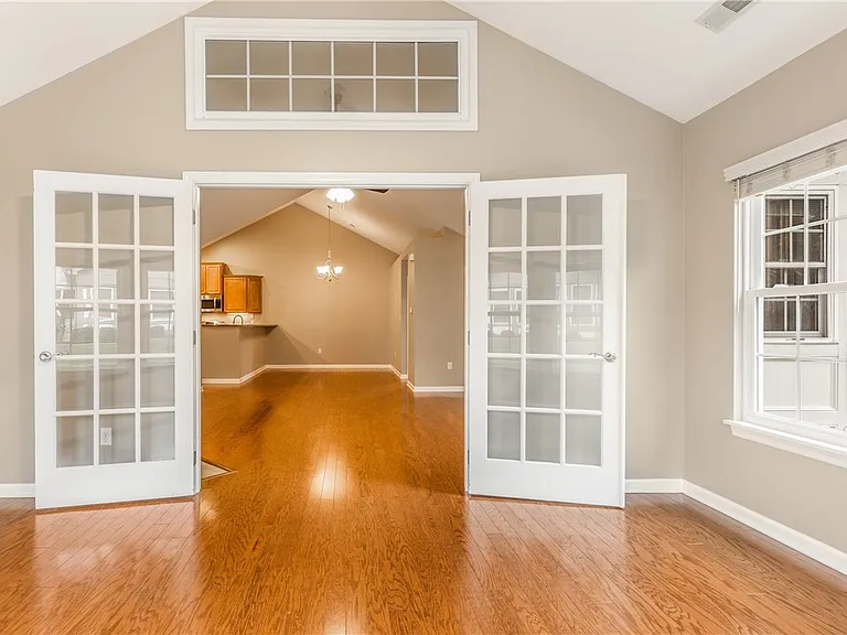 1024 Wealdstone Rd — Photo 5