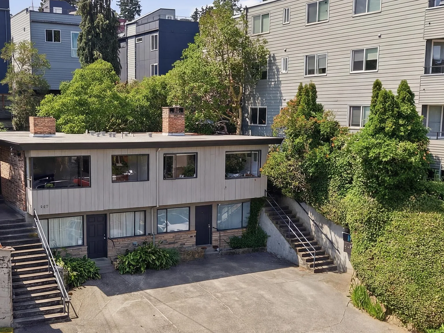 2 bed, 770 sqft, $2,600 — Photo 2