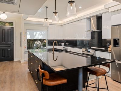 7404 W Northwest Hwy #9, Dallas, TX, 75225
