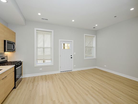 3rd image of 4345 S Saint Lawrence Ave #3R