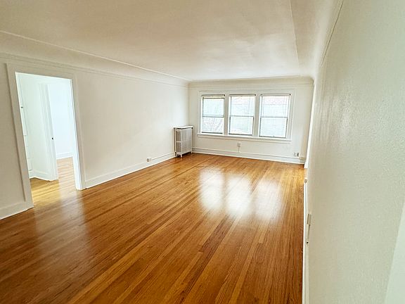 3rd image of 516 Summit Ave E #205