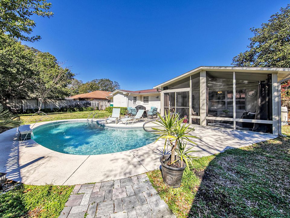 1st image of 202 Priscilla Dr