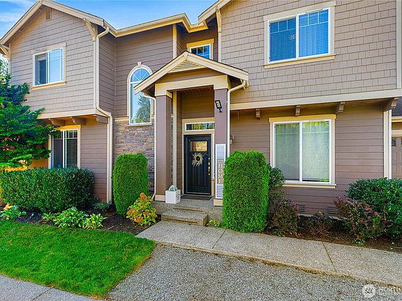 3rd image of 16918 6th Avenue W