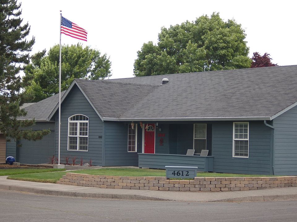 1st image of 4612 NE 46th St