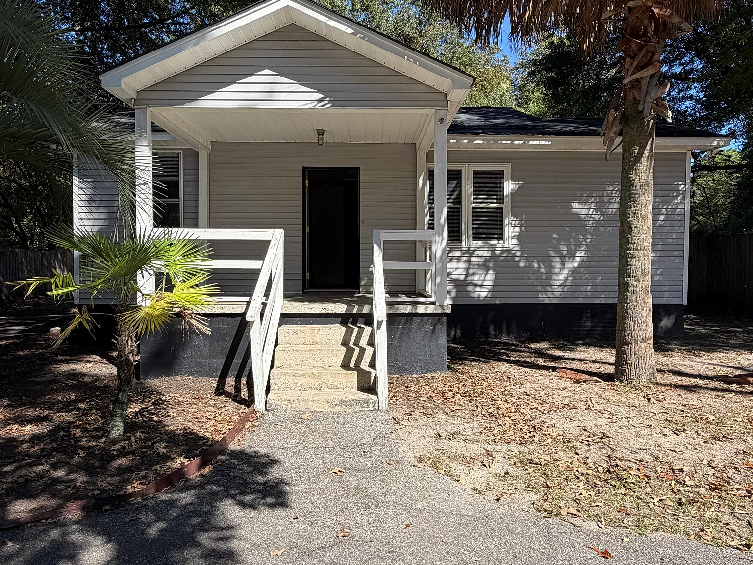 3 bed, 754 sqft, $1,650 — Photo 1
