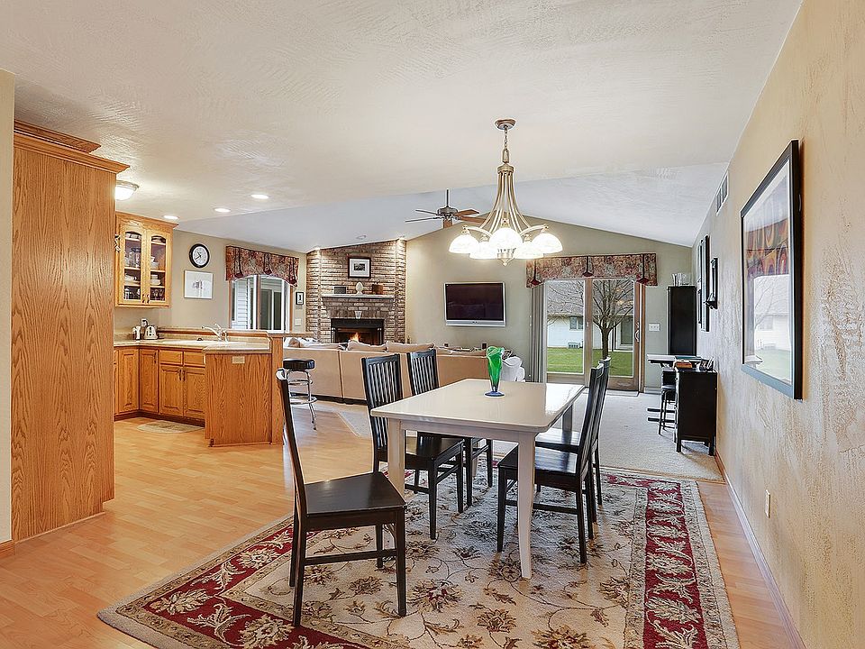 422 Kramer Ln Kimberly WI Zillow